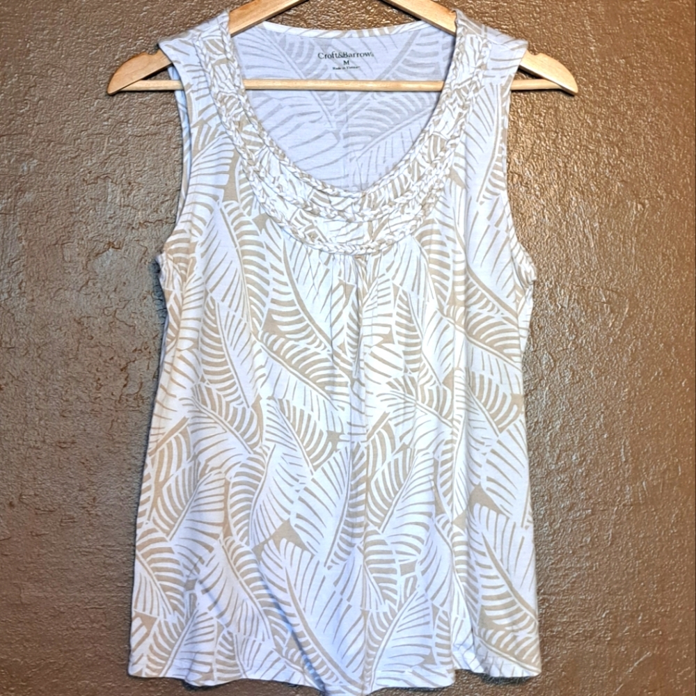 Medium Croft & Barrow Cream and White Tank Top